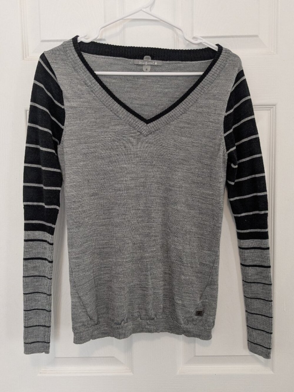 Smartwool Womens Small Gray Striped 100% Merino Wool V-Neck Sweater Pullover